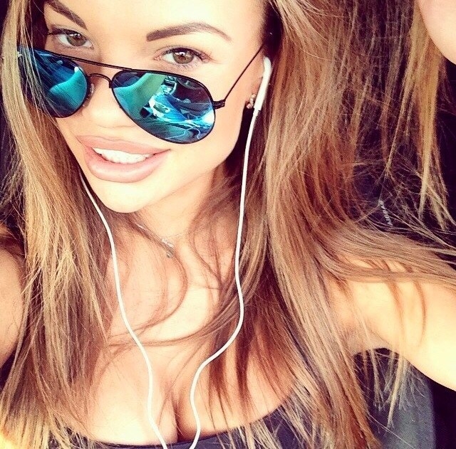 Позволь мне рассказать о своих возможностях и услугах, которые я предлагаю. Я специализируюсь на высококлассном эскорте и обещаю подарить тебе море удовольствия и незабываемые эмоции. Фото в моем профиле позволят тебе увидеть, какая я прекрасная и соблазнительная. Я живу в Москве и готова встретиться с тобой в любое удобное для тебя время. Мои клиенты оставляют самые лестные отзывы, а мои услуги сочетают в себе страсть, чувственность и красоту. Вместе мы проведем незабываемое время, наполненное эмоциями и удовольствием. Жду тебя! 😉 16552, 23 года